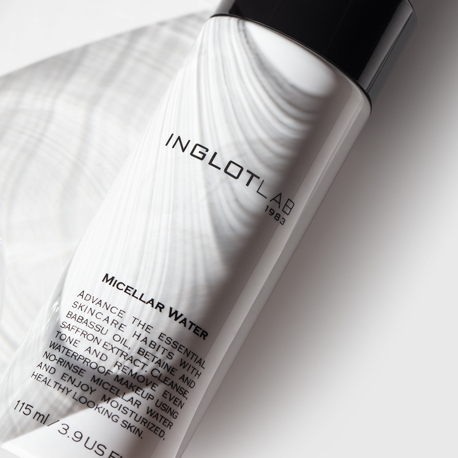 Rimuovi il trucco, detergi, idrata.